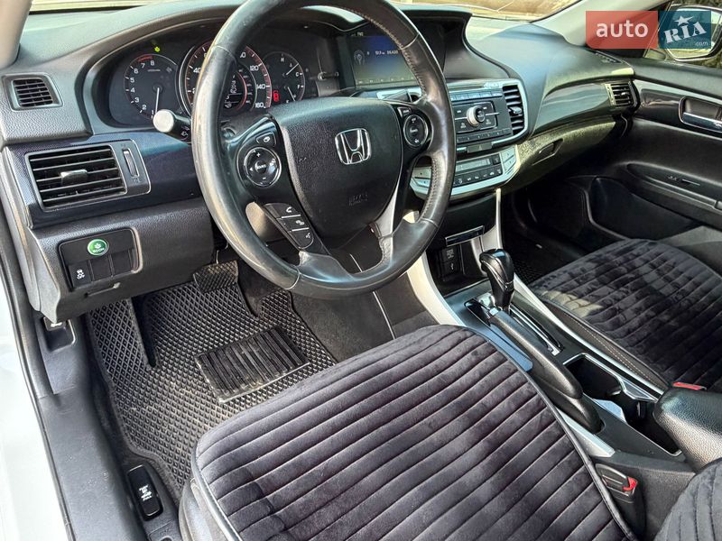Седан Honda Accord 2014 в Киеве