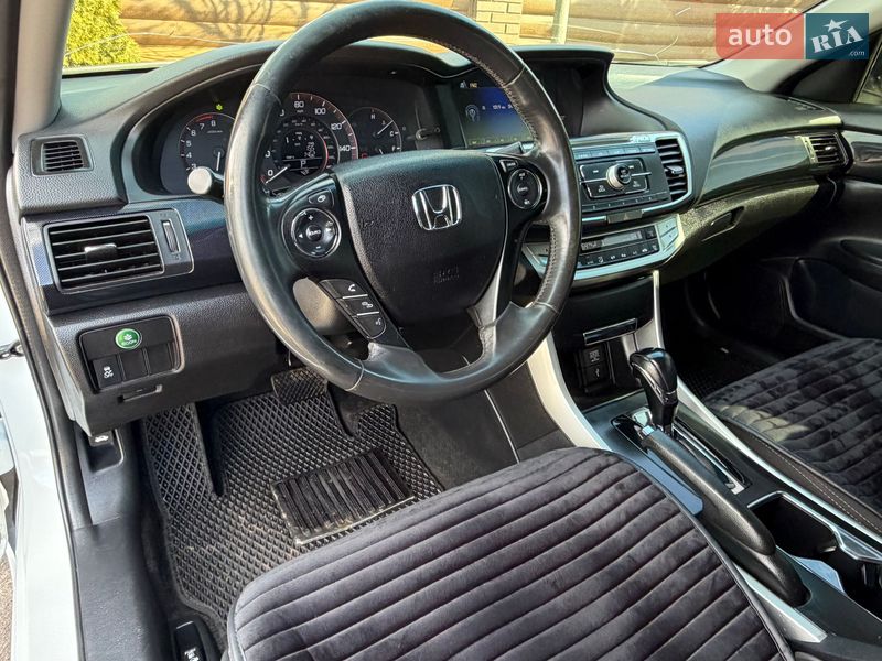 Седан Honda Accord 2014 в Киеве