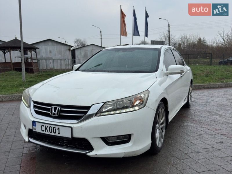 Седан Honda Accord 2013 в Ивано-Франковске