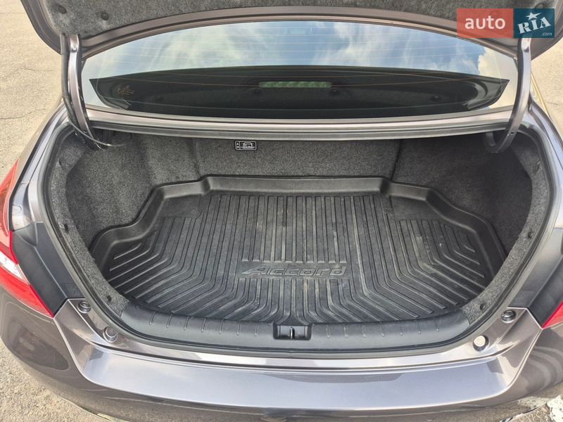 Седан Honda Accord 2016 в Днепре