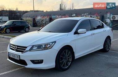 Седан Honda Accord 2014 в Киеве