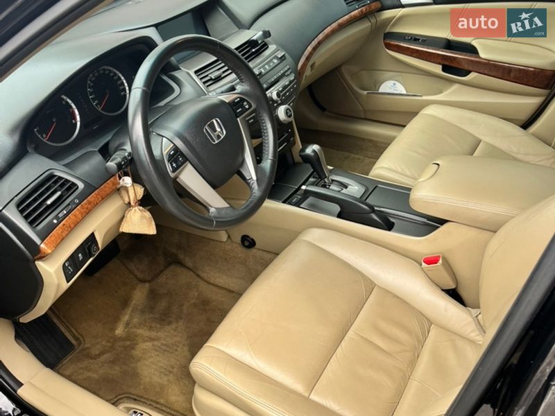 Седан Honda Accord 2012 в Києві