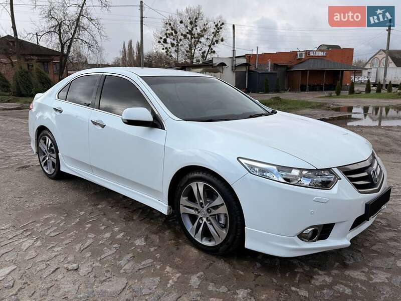 Седан Honda Accord 2012 в Охтирці