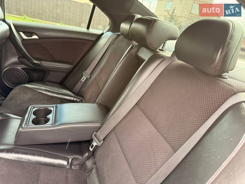 Седан Honda Accord 2012 в Охтирці