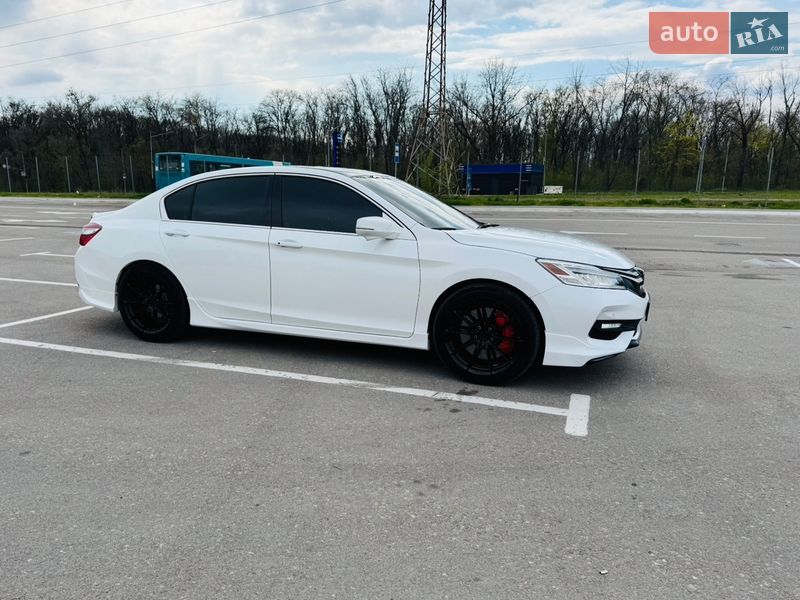 Седан Honda Accord 2017 в Дніпрі
