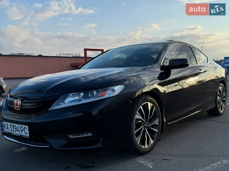 Honda Accord 2017 VIN 1HGCT1B82HA008105 фото оголошення 2 з 81