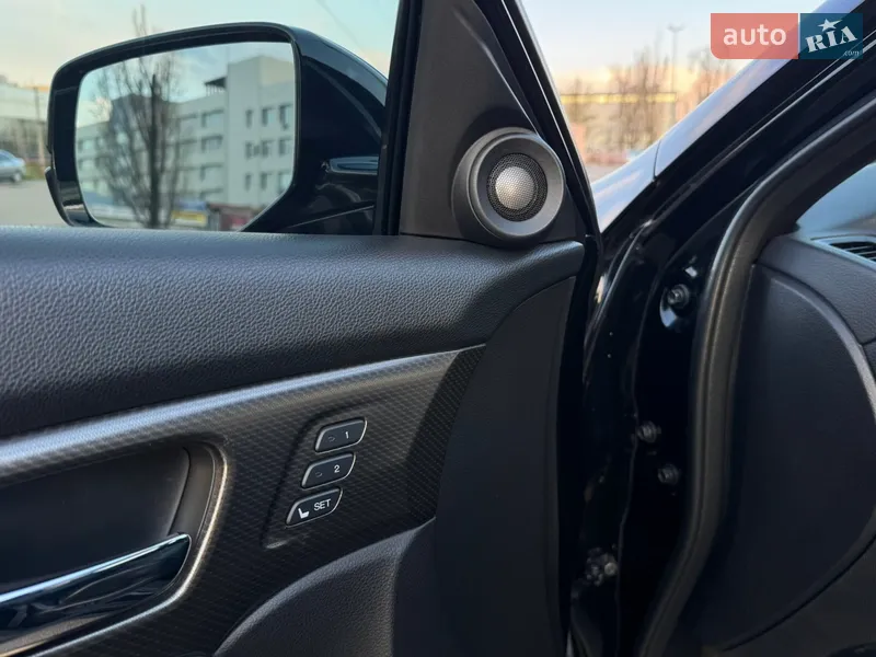 Honda Accord 2017 VIN 1HGCT1B82HA008105 фото оголошення 18 з 81