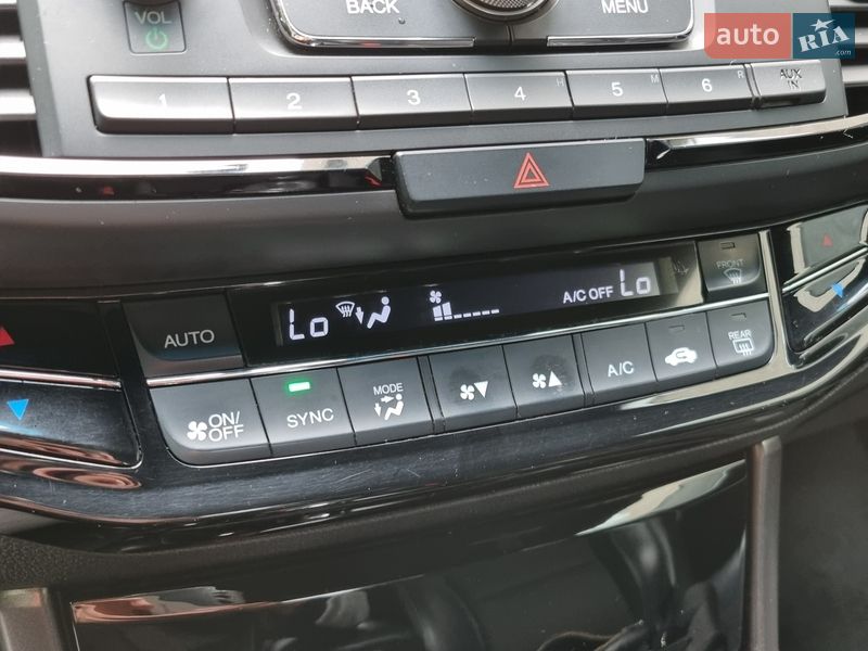 Седан Honda Accord 2015 в Ужгороде