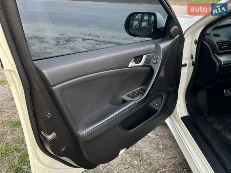 Седан Honda Accord 2010 в Ірпені