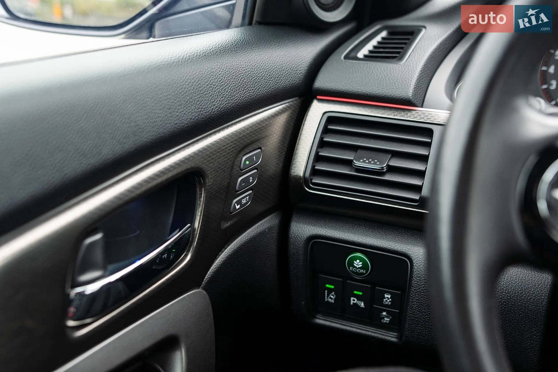 2016 Honda Accord - мініатюра 26