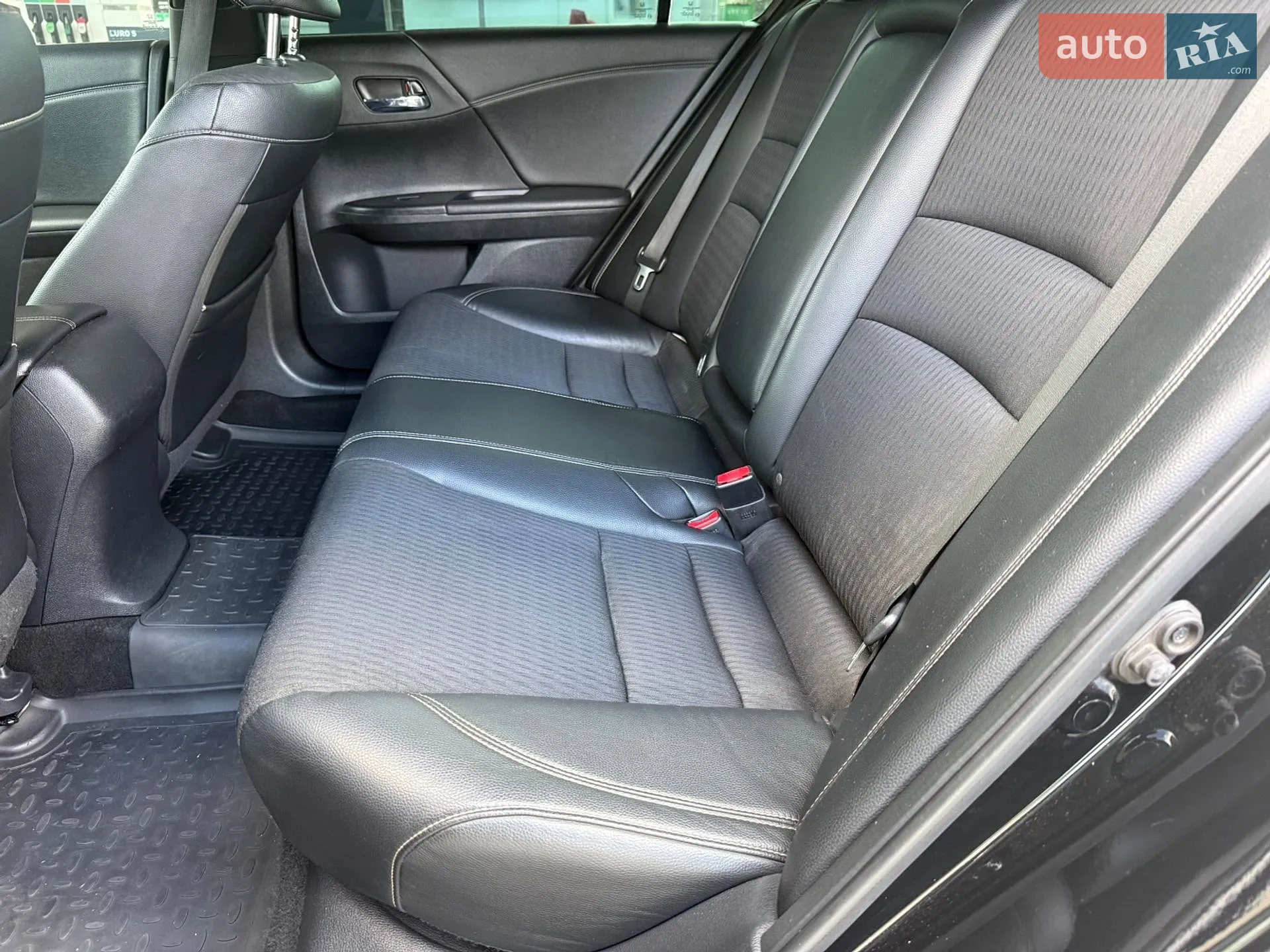 2017 Honda Accord - мініатюра 12