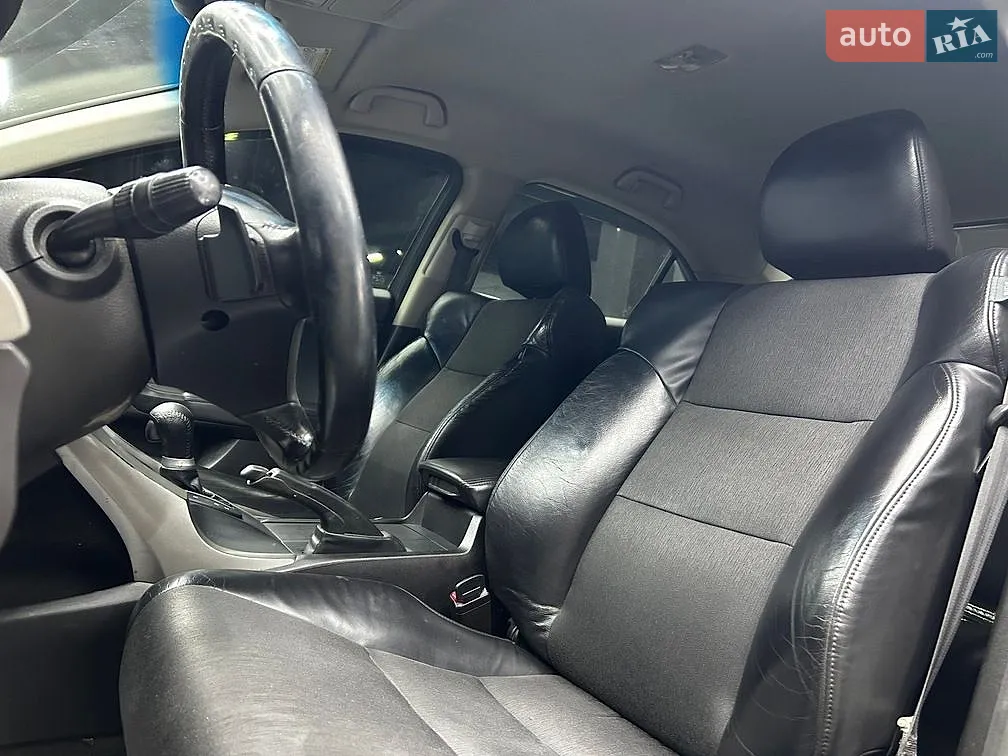 2010 Honda Accord - мініатюра 11