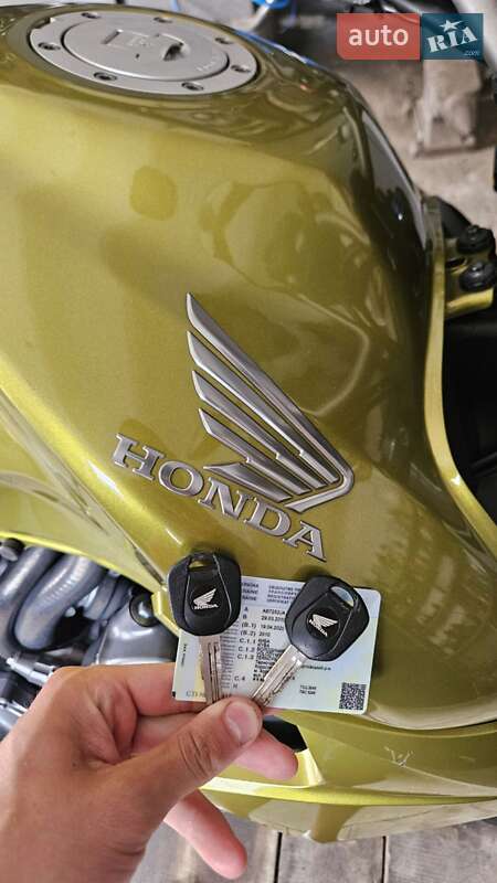 Мотоцикл Без обтекателей (Naked bike) Honda CB 1000R 2010 в Тернополе