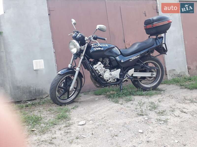 Спортбайк Honda CB 250F Hornet 1996 в Харькове