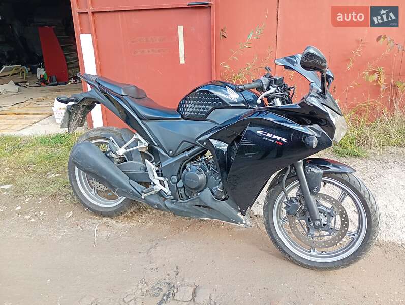 Спортбайк Honda CB 250R 2012 в Львове