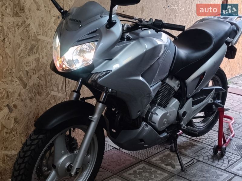 Мотоцикл Туризм Honda CB 250R 2011 в Изюме