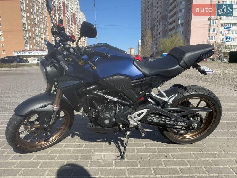 Мотоцикл Без обтекателей (Naked bike) Honda CB 300F 2020 в Киеве фото Мотоцикл Без обтекателей (Naked bike) Honda CB 300F 2020 в Киеве