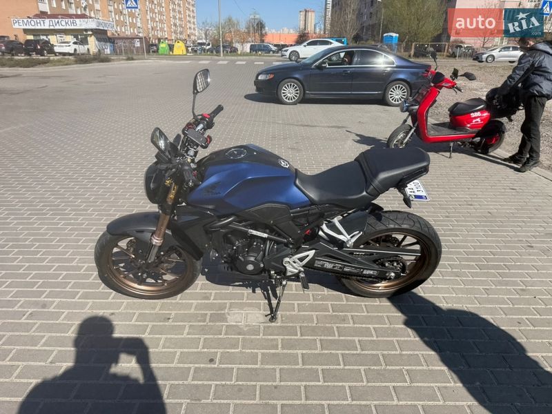 Мотоцикл Без обтекателей (Naked bike) Honda CB 300F 2020 в Киеве фото 6 Мотоцикл Без обтекателей (Naked bike) Honda CB 300F 2020 в Киеве