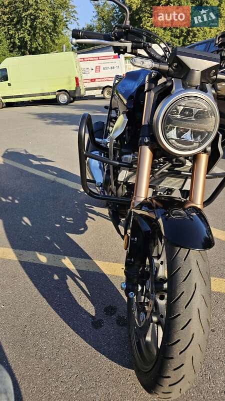 Мотоцикл Без обтекателей (Naked bike) Honda CB 300R 2021 в Виннице фото 11 Мотоцикл Без обтекателей (Naked bike) Honda CB 300R 2021 в Виннице