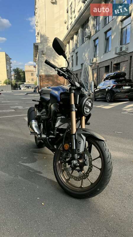 Мотоцикл Без обтекателей (Naked bike) Honda CB 300R 2021 в Днепре фото 10 Мотоцикл Без обтекателей (Naked bike) Honda CB 300R 2021 в Днепре