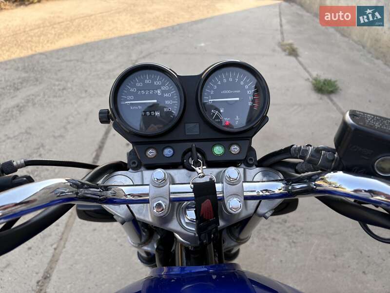 Мотоцикл Без обтікачів (Naked bike) Honda CB 400SF 2002 в Білгороді-Дністровському фото 7 Мотоцикл Без обтікачів (Naked bike) Honda CB 400SF 2002 в Білгороді-Дністровському