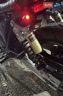 Мотоцикл Кастом Honda CB 400SF 2001 в  фото 10 Мотоцикл Кастом Honda CB 400SF 2001 в