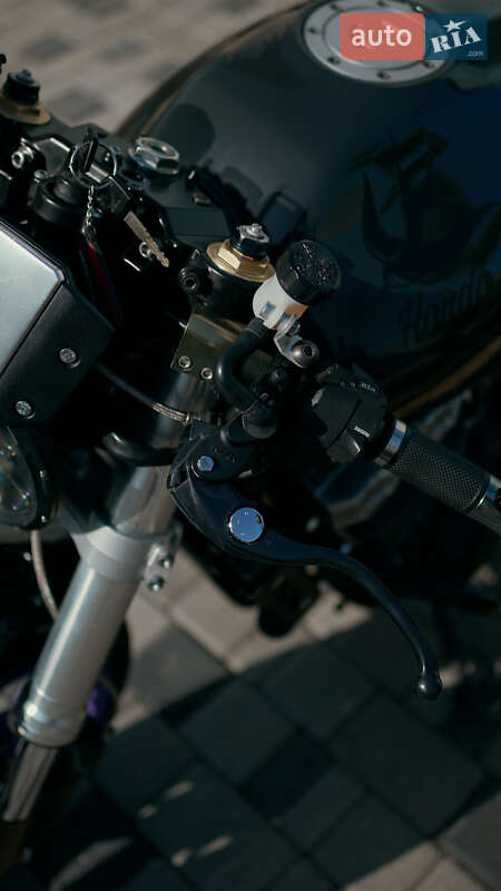 Кафе рейсер Honda CB 400SF 2000 в Одесі