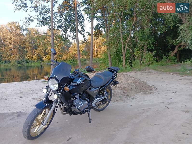 Мотоцикл Классік Honda CB 500 2002 в  фото Мотоцикл Классік Honda CB 500 2002 в