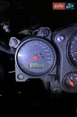 Мотоцикл Без обтекателей (Naked bike) Honda CB 600F Hornet 2002 в 