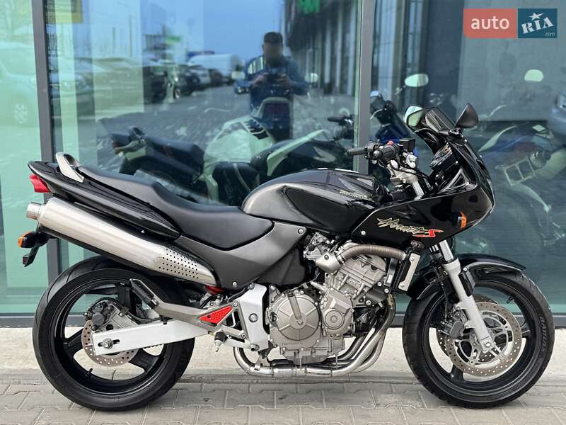 Мотоцикл Спорт-туризм Honda CB 600F Hornet 2000 в 