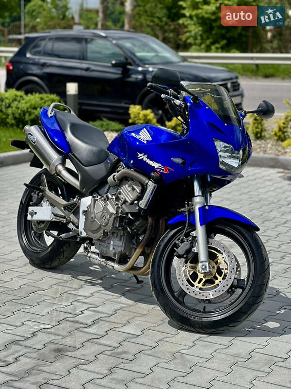 Honda CB 600F Hornet 2001