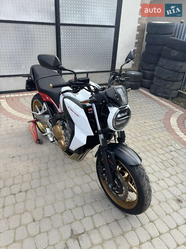 Мотоцикл Без обтекателей (Naked bike) Honda CB 650F 2015 в Хотине