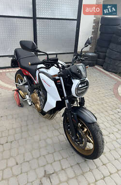 Мотоцикл Без обтекателей (Naked bike) Honda CB 650F 2015 в 