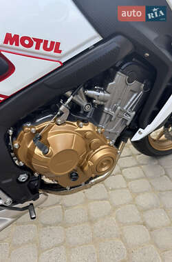 Мотоцикл Без обтекателей (Naked bike) Honda CB 650F 2015 в 