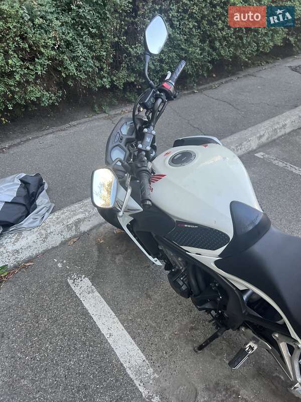 Мотоцикл Без обтекателей (Naked bike) Honda CB 650F 2015 в Киеве фото 3 Мотоцикл Без обтекателей (Naked bike) Honda CB 650F 2015 в Киеве