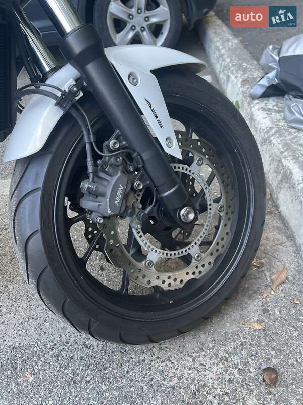 Мотоцикл Без обтекателей (Naked bike) Honda CB 650F 2015 в Киеве фото 19 Мотоцикл Без обтекателей (Naked bike) Honda CB 650F 2015 в Киеве