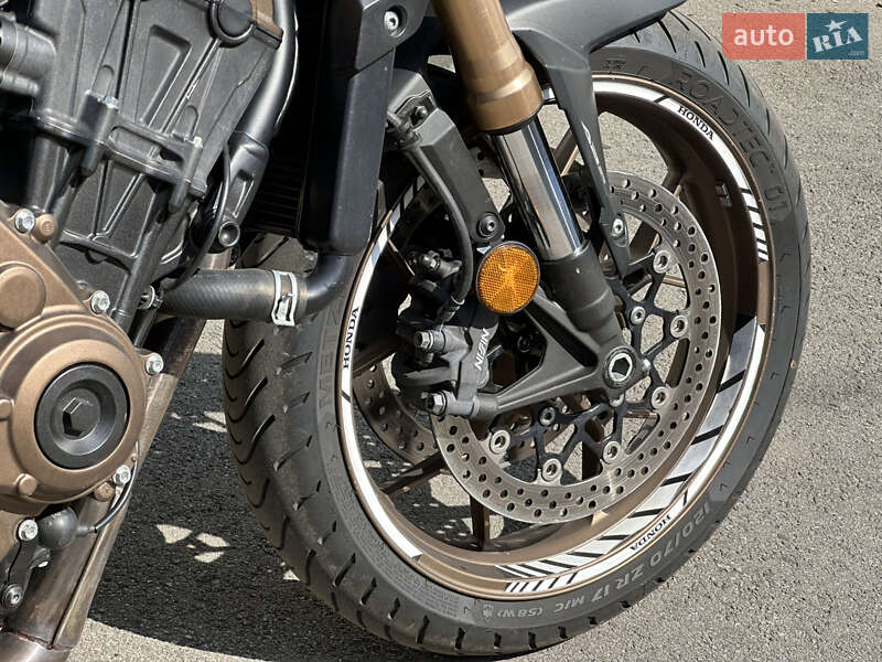 Мотоцикл Без обтекателей (Naked bike) Honda CB 650R 2020 в Киеве