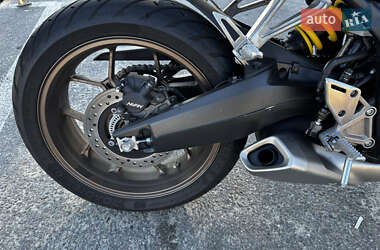 Мотоцикл Без обтекателей (Naked bike) Honda CB 650R 2020 в 