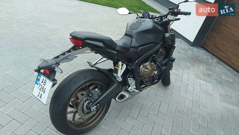 Мотоцикл Без обтекателей (Naked bike) Honda CB 650R 2021 в Виннице фото 13 Мотоцикл Без обтекателей (Naked bike) Honda CB 650R 2021 в Виннице