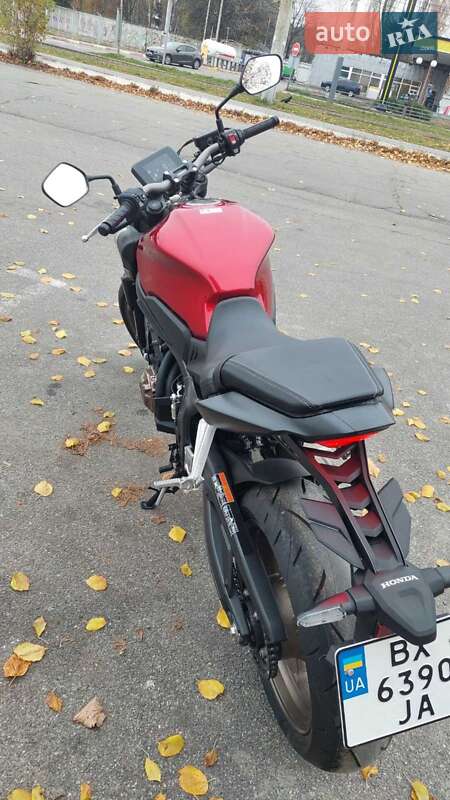 Мотоцикл Без обтікачів (Naked bike) Honda CB 650R 2025 в Вінниці фото 21 Мотоцикл Без обтікачів (Naked bike) Honda CB 650R 2025 в Вінниці