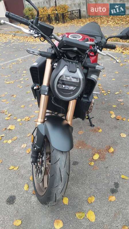 Мотоцикл Без обтікачів (Naked bike) Honda CB 650R 2025 в Вінниці фото 26 Мотоцикл Без обтікачів (Naked bike) Honda CB 650R 2025 в Вінниці