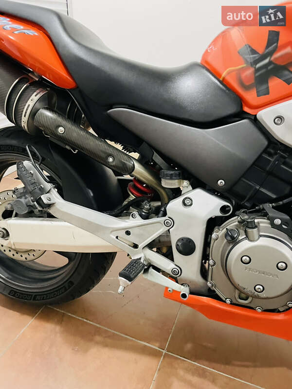 Мотоцикл Без обтікачів (Naked bike) Honda CB 900F Hornet 2002 в Києві