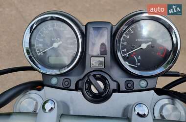 Мотоцикл Без обтекателей (Naked bike) Honda CB 900F Hornet 2003 в 