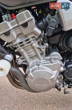 Мотоцикл Без обтекателей (Naked bike) Honda CB 900F Hornet 2003 в 