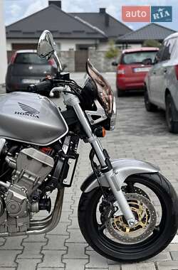 Мотоцикл Без обтекателей (Naked bike) Honda CB 900F Hornet 2002 в 