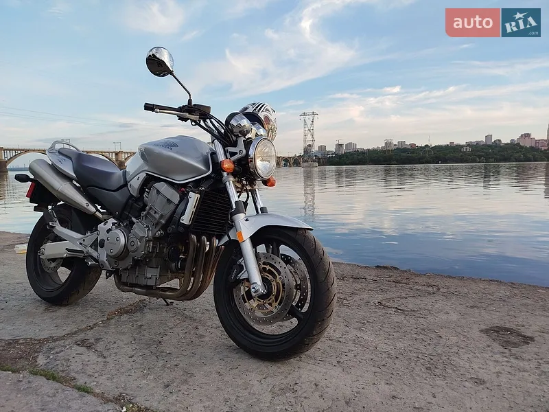 Honda CB 900F Hornet 2004