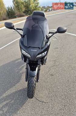Мотоцикл Спорт-туризм Honda CBF 1000 2010 в 