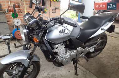 Мотоцикл Без обтекателей (Naked bike) Honda CBF 500 2004 в 