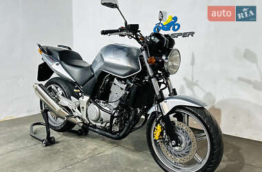 Мотоцикл Без обтекателей (Naked bike) Honda CBF 500 2006 в 