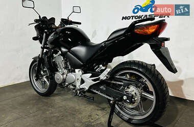 Мотоцикл Без обтекателей (Naked bike) Honda CBF 500 2004 в 